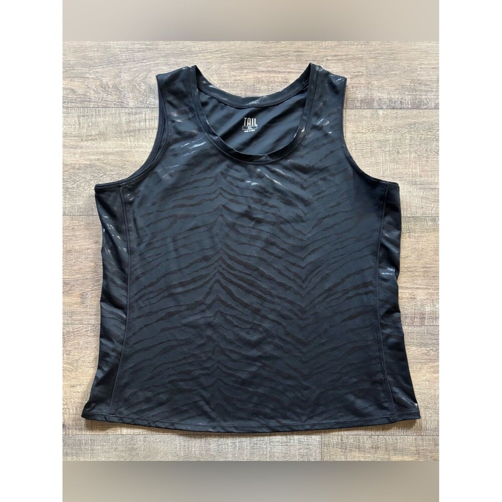 Tail women’s size XL black tonal zebra/tiger stripe sleeveless golf tank shirt